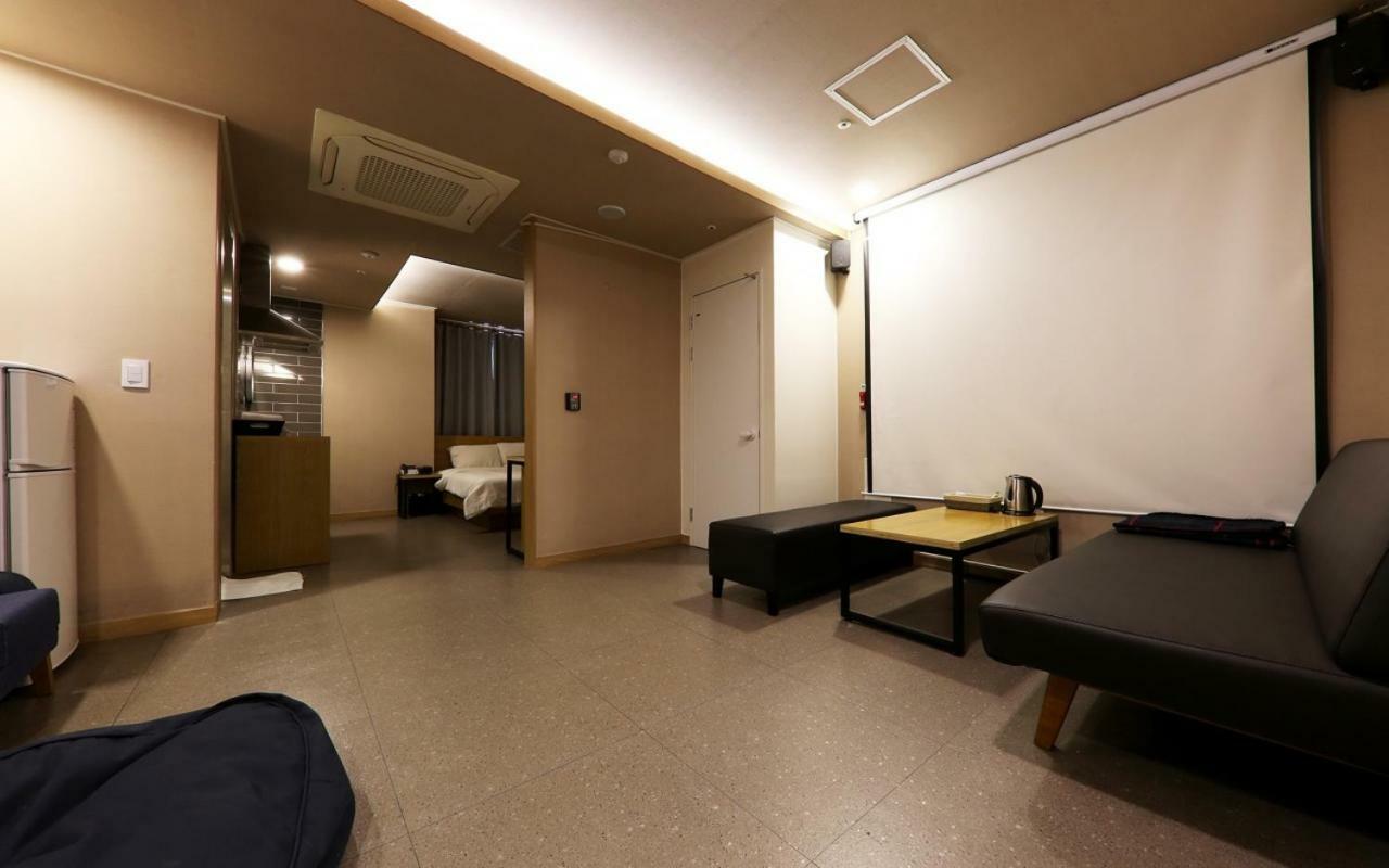 A7 Hotel Сувон Екстериор снимка